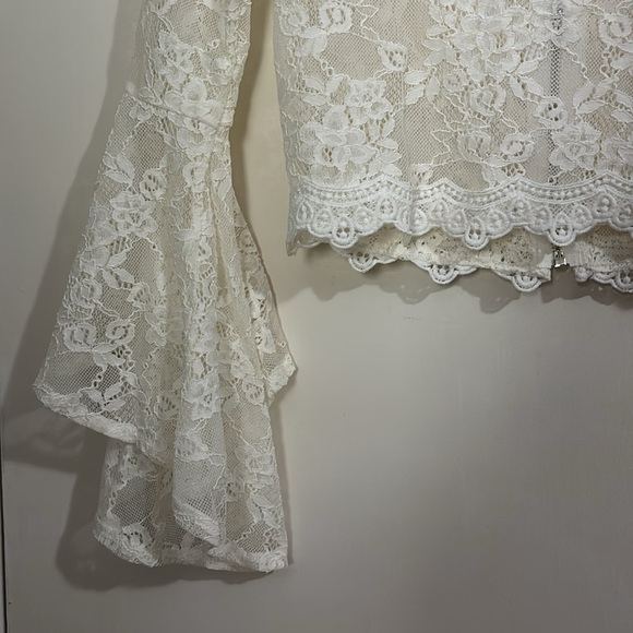 Floral Lace Top - Picture 3 of 4